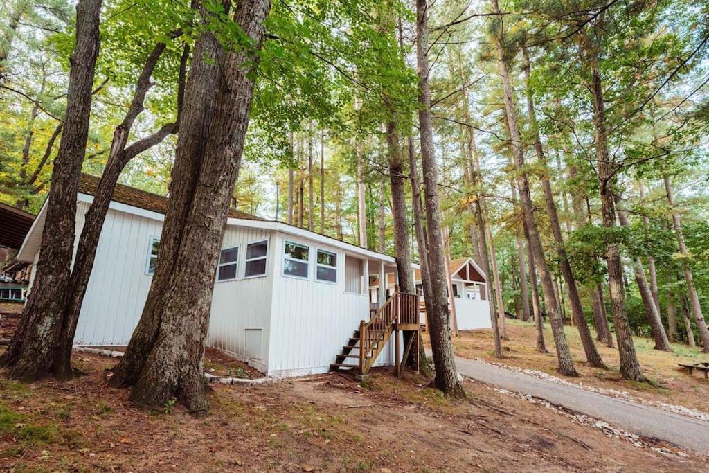 Arbutus Lake 3 Bedroom Cottage Traverse City Exteriér fotografie