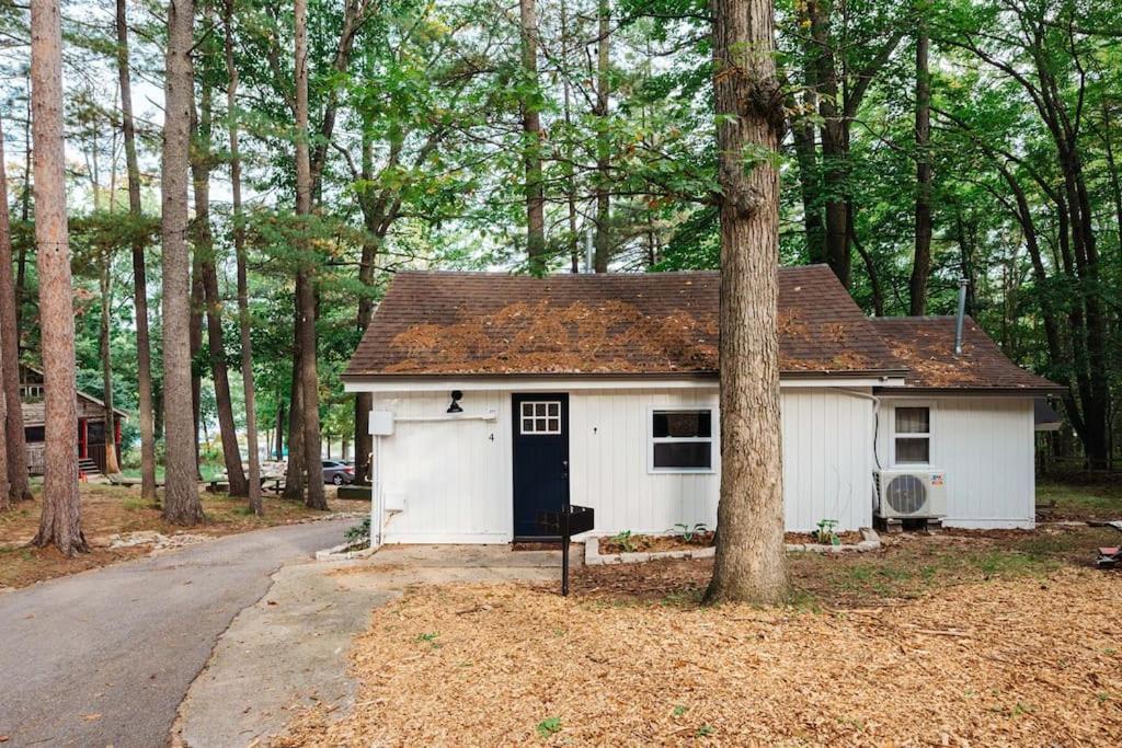 Arbutus Lake 3 Bedroom Cottage Traverse City Exteriér fotografie