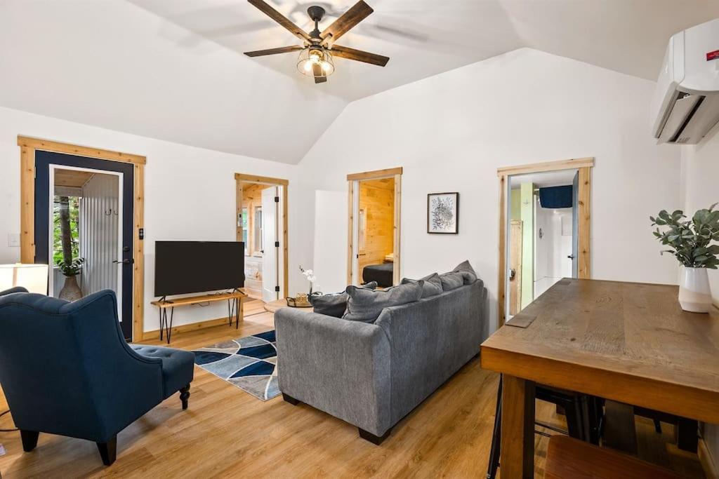 Arbutus Lake 3 Bedroom Cottage Traverse City Exteriér fotografie