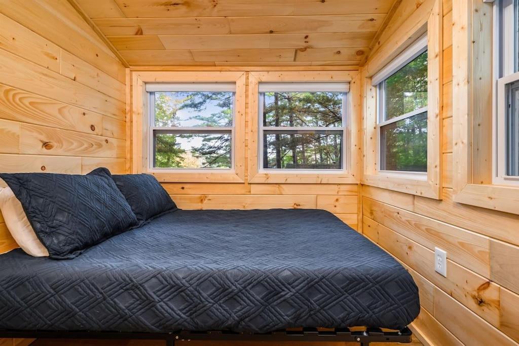 Arbutus Lake 3 Bedroom Cottage Traverse City Exteriér fotografie