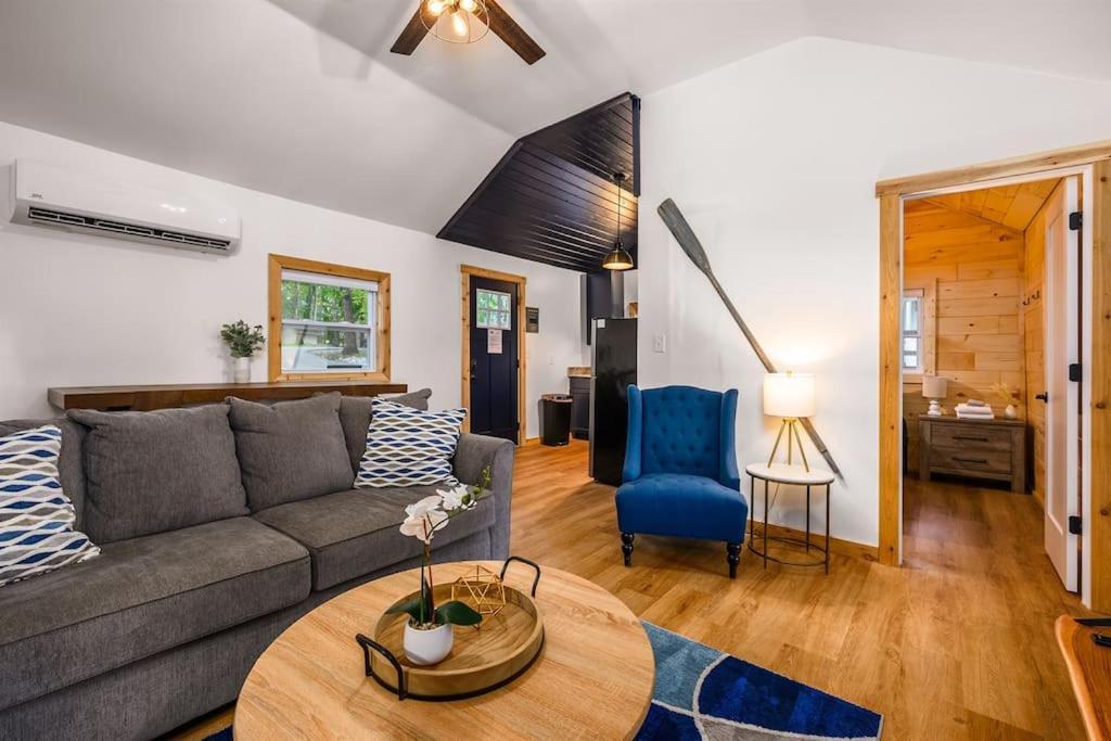 Arbutus Lake 3 Bedroom Cottage Traverse City Exteriér fotografie
